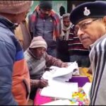 मशरक थाना परिसर में एसडीएम व डीएसपी ने पहली बार जनता दरबार लगाया