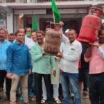 राजद विधायक ने समर्थकों संग महंगाई के विरोध में केन्द्र और राज्य सरकार का जताया विरोध