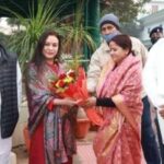 भाजपा सांसद सिग्रीवाल से मिठाई खाकर तेजस्वी से मिल गईं जिप उपाध्यक्ष