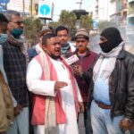 दया प्रकाश सिन्हा पर देशद्रोह का मुकदमा चलाने की मांग को लेकर छपरा में पुतला दहन  