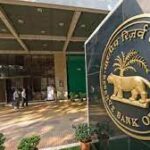 रिजर्व बैंक ऑफ इंडिया (आरबीआई) ने दो सहकारी बैंकों पर प्रतिबंध लगाया