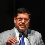 राज्यपाल को निर्णय लेने का आदेश दे सकती है अदालत; 