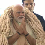 पीएम मोदी क्यों हट गए मां के मुद्दे से पीछे?